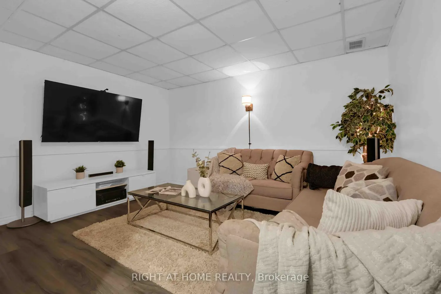 1055 Central Park Boulevard 4 photo 5