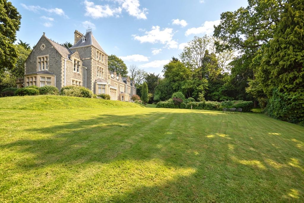 2 bed flat for saleBath Road, Bitton, Bristol BS30 photo 2