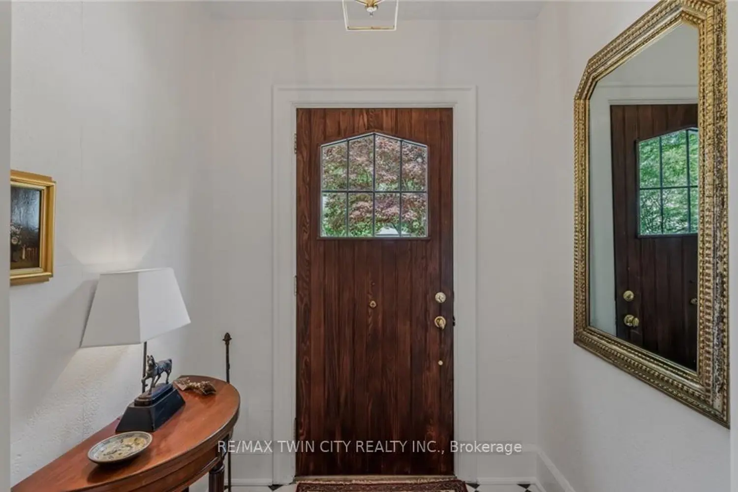 19 Inwood Drive photo 2