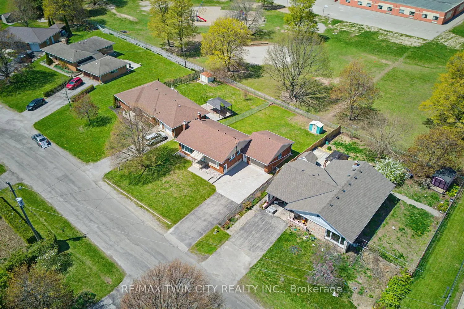168 Montclair Crescent
