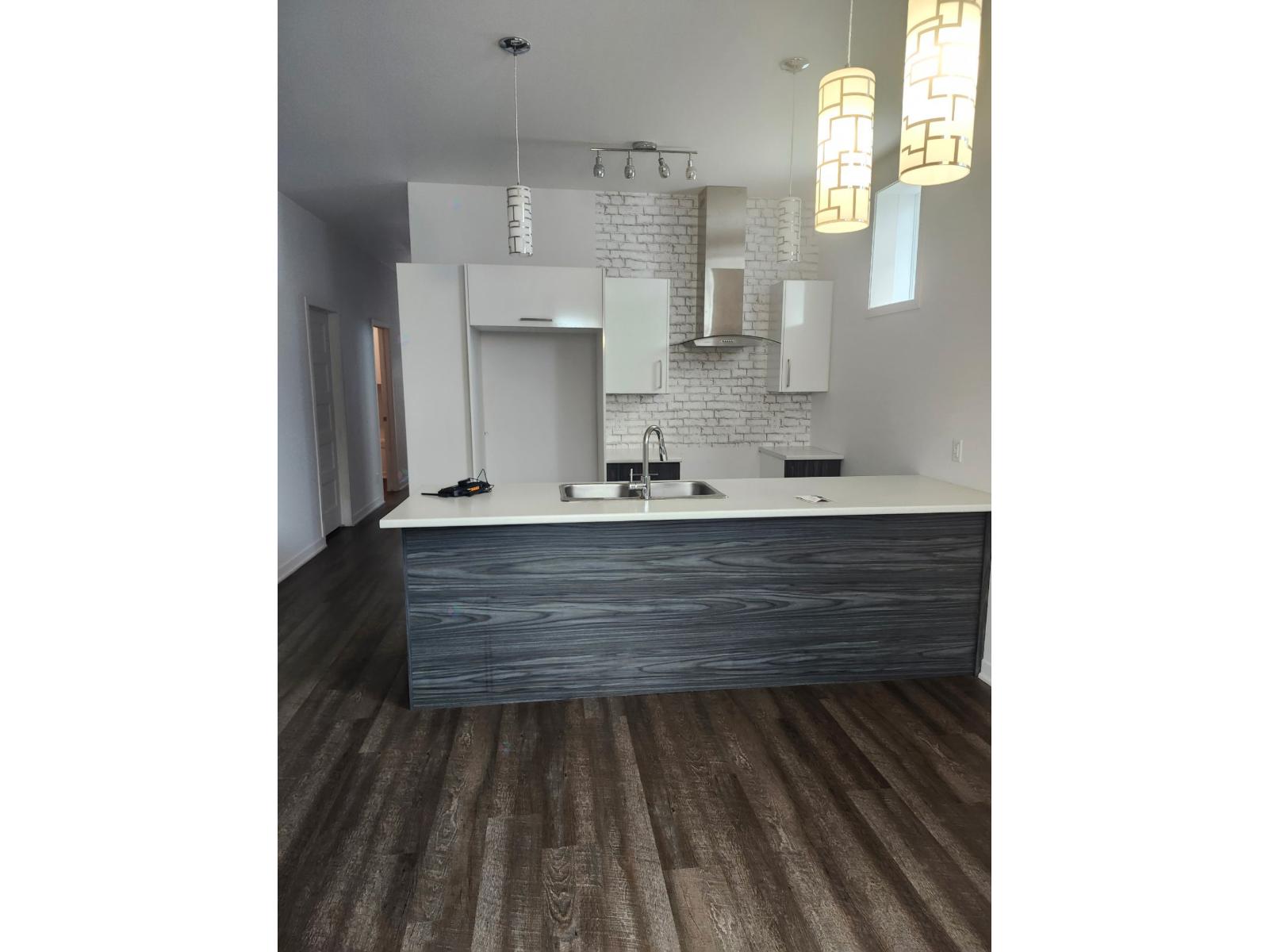 1050 Rue St-Viateur