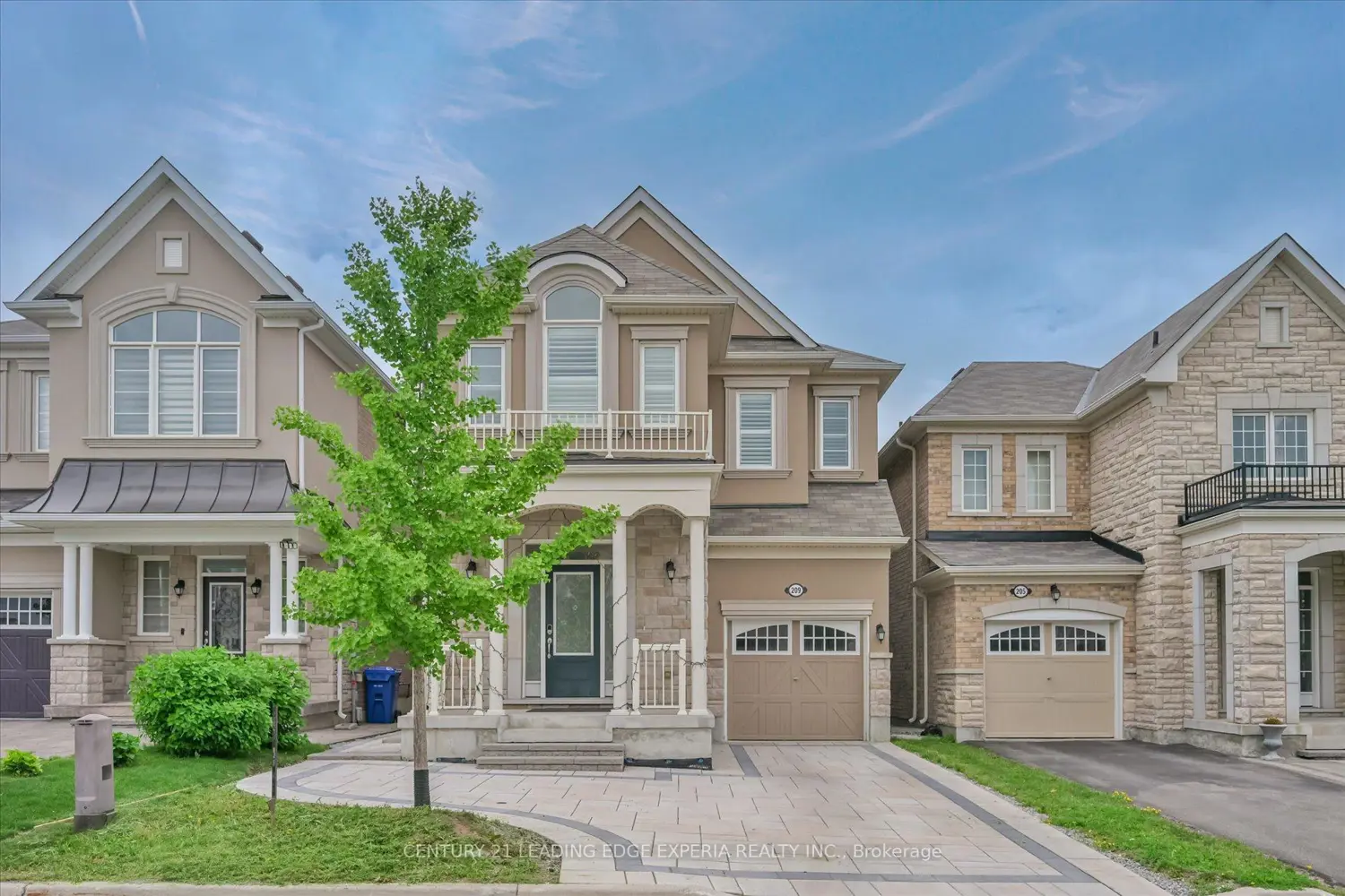 209 Baber Crescent photo 2
