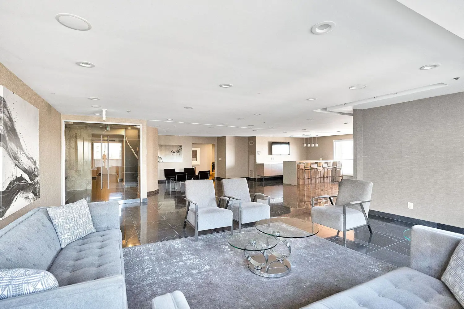 8 Park Road 1601 photo 3