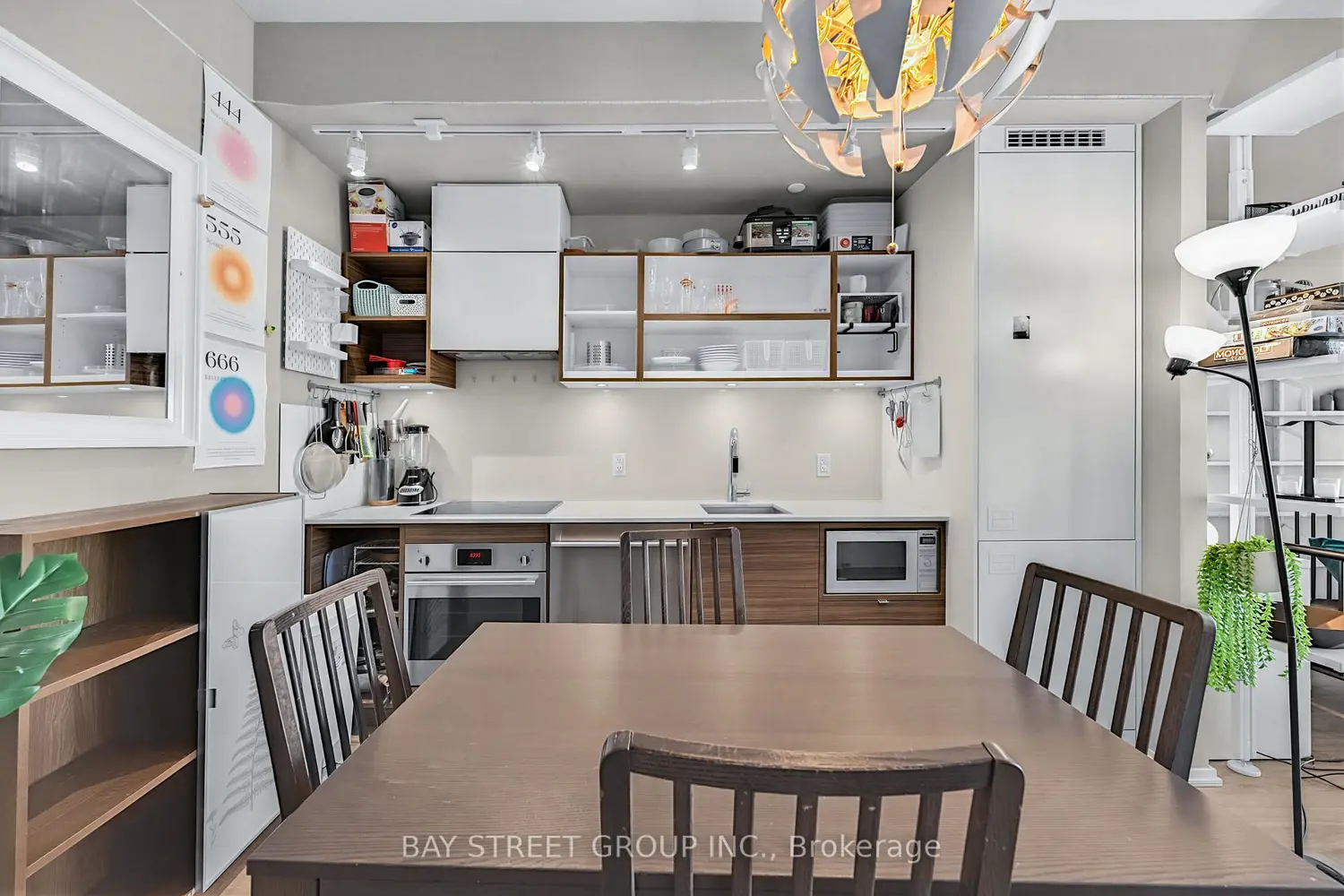 125 Peter Street 1803 photo 3