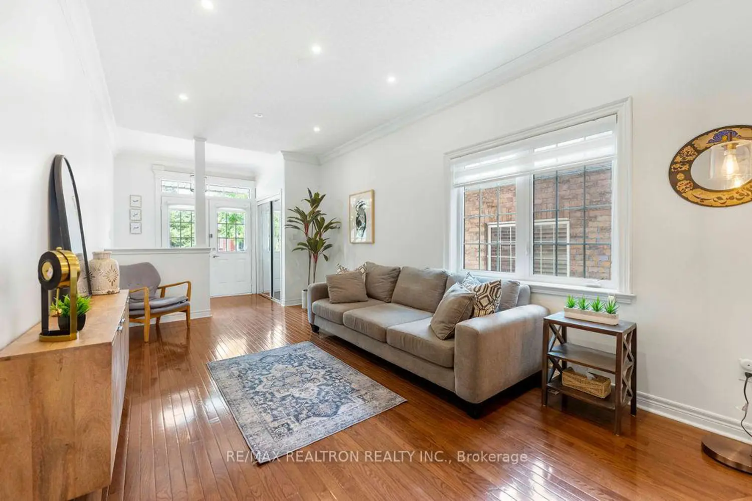 678 Skye Court photo 2