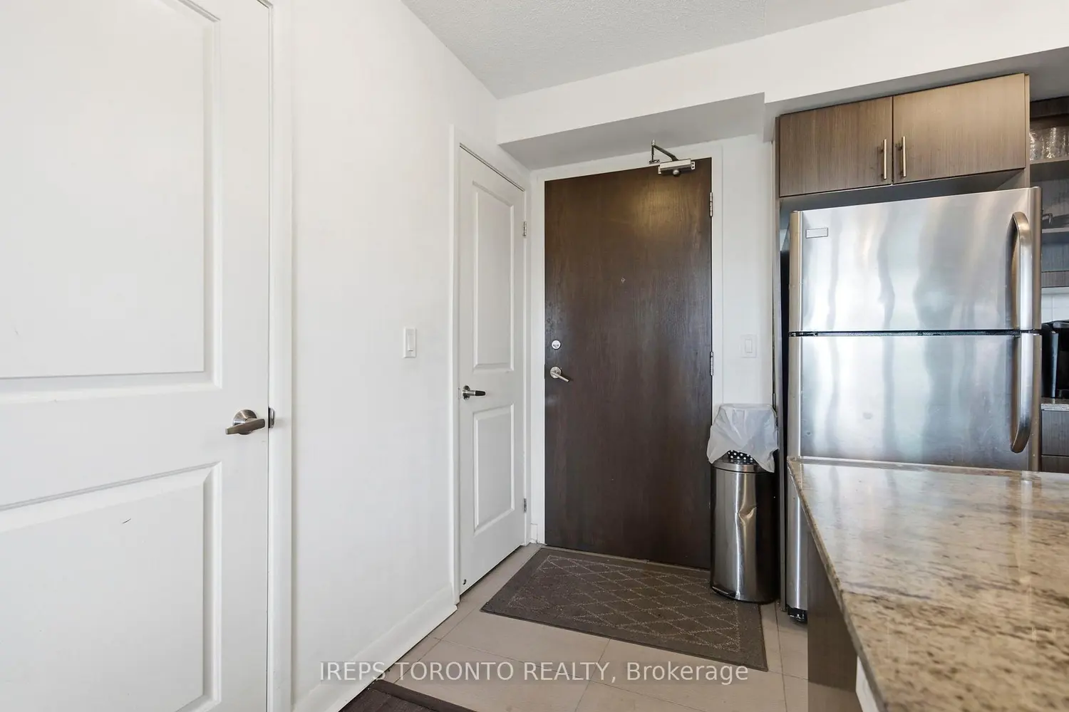 75 Norman Bethune Avenue 209 photo 2