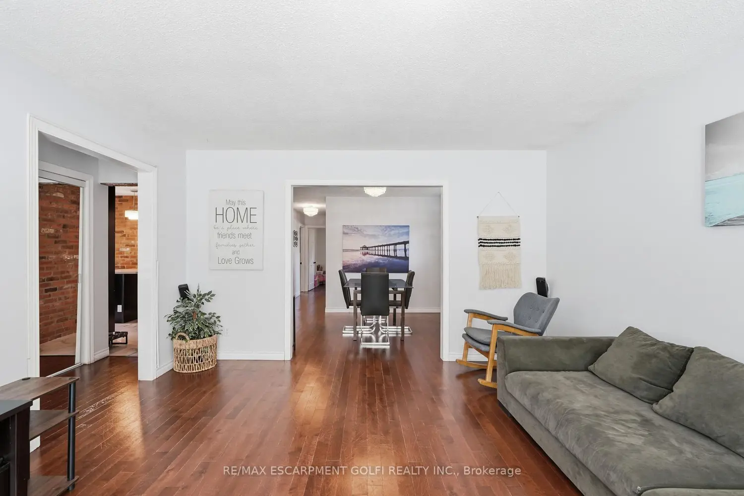 33 Debora Drive photo 5