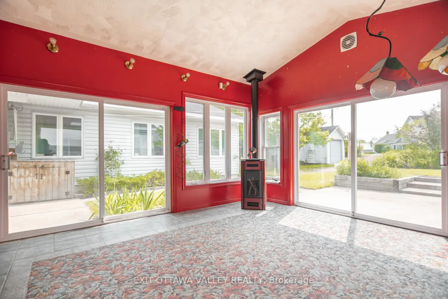 415 Trafalgar Road photo 5