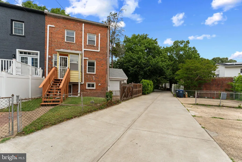 1333 Varnum Street NE, Washington, DC 20017