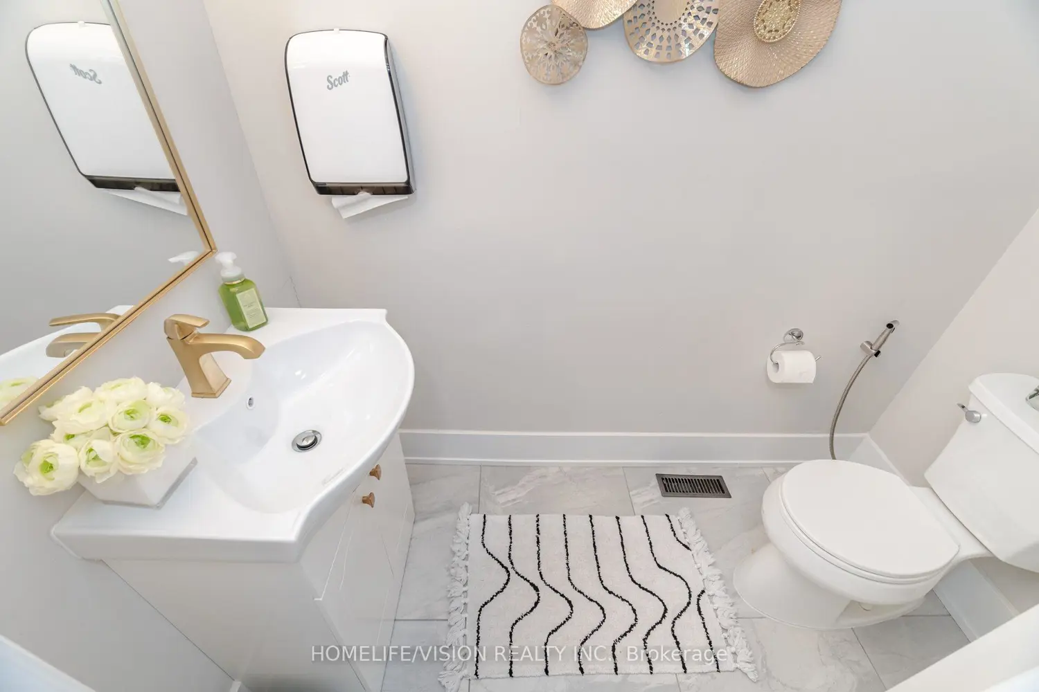 1298 Bunsden Avenue photo 4