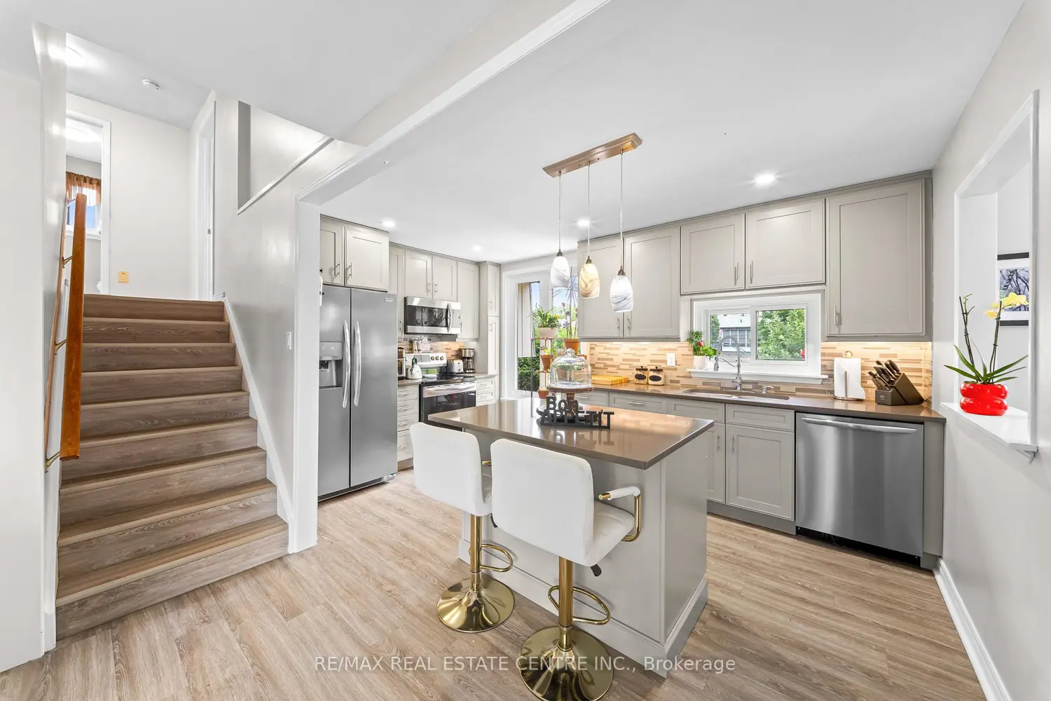 39 Grassmere Crescent photo 3