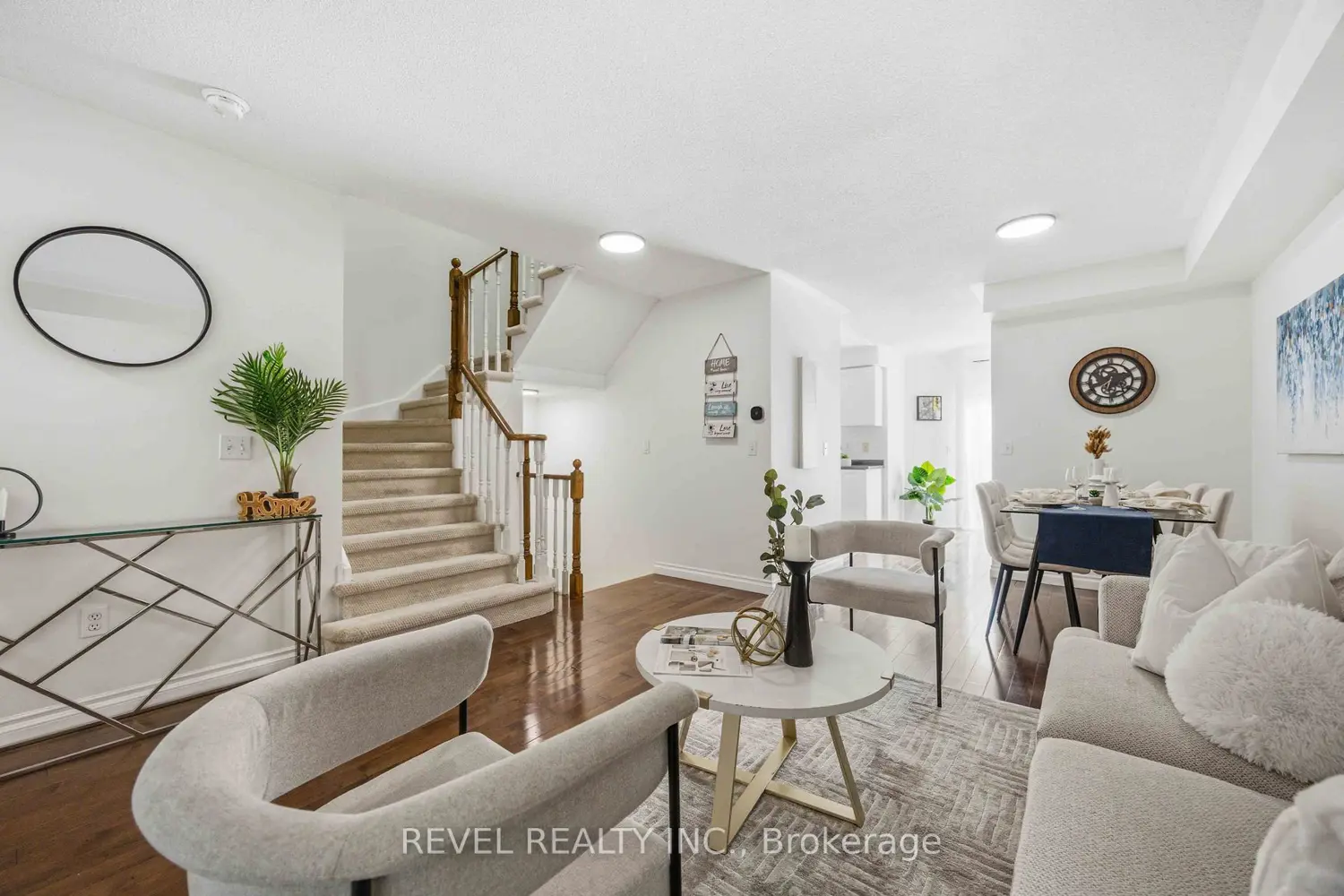 56 Greengrove Way photo 3