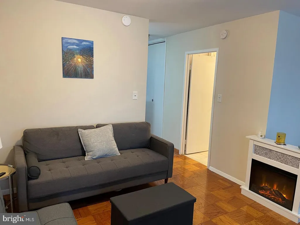 2800 Wisconsin Avenue NW Unit 306, Dc, DC 20007 photo 2
