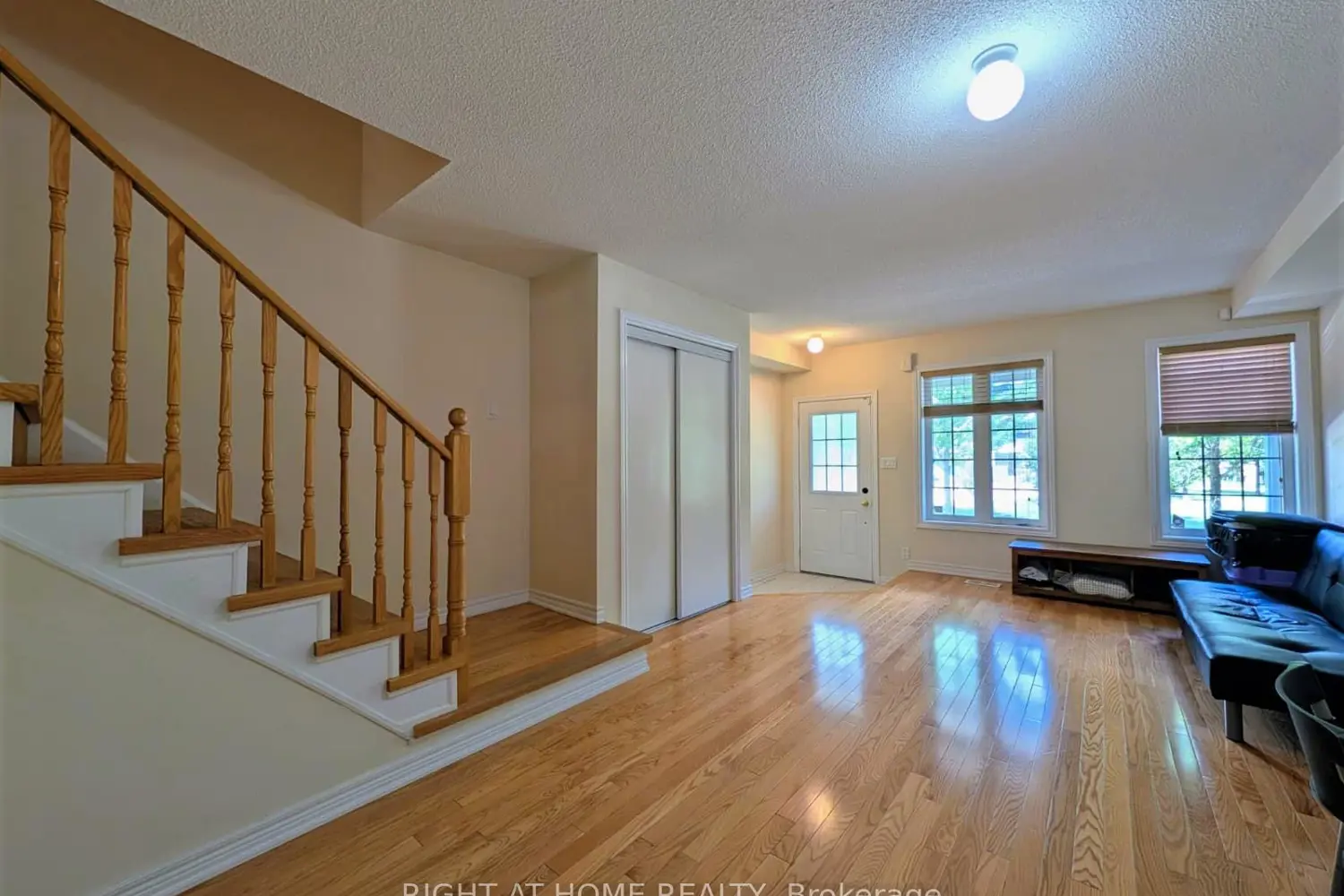 279 Caboto Trail photo 3