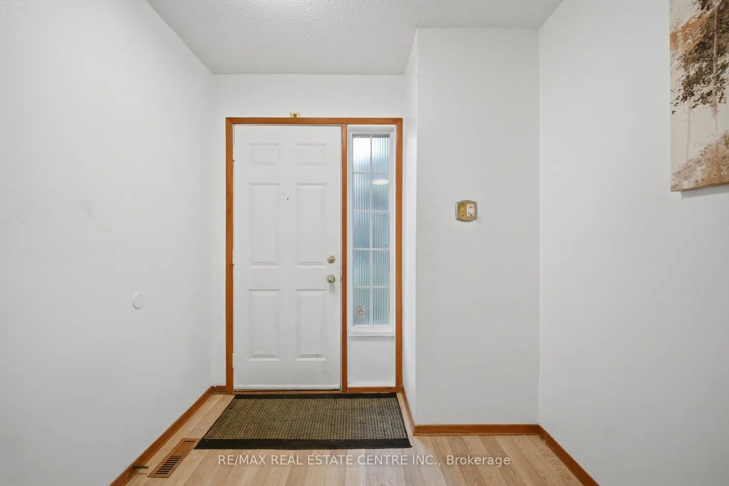 32 Dafoe Crescent photo 2