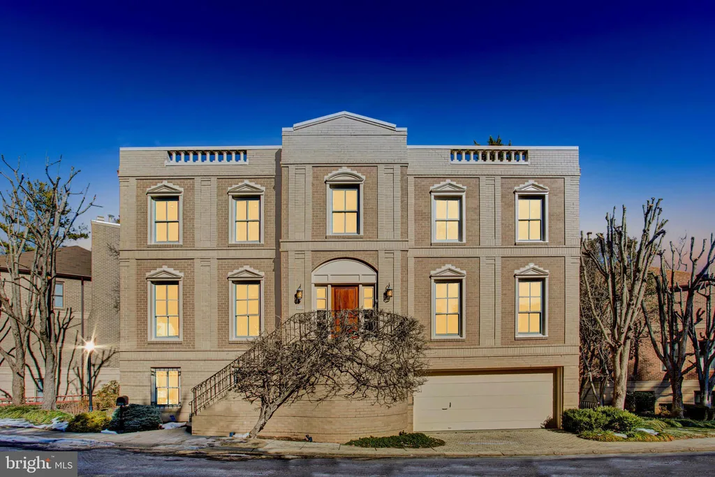 4709 Foxhall Crescent NW, Washington, DC 20007