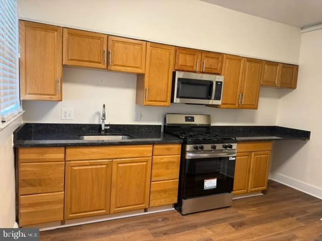 1725 Lanier Place NW Unit 24B, Washington, DC 20009 photo 3
