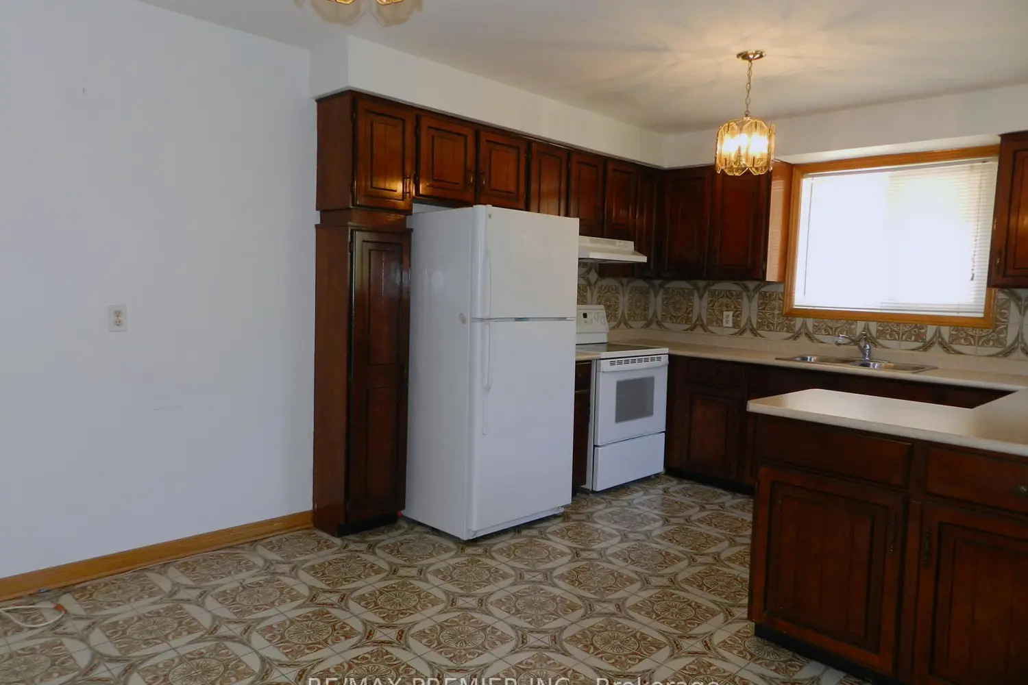 36 Willis Road photo 5