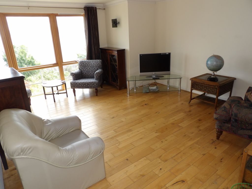 2 bed flat for saleGerhallow, Dunoon PA23 photo 4