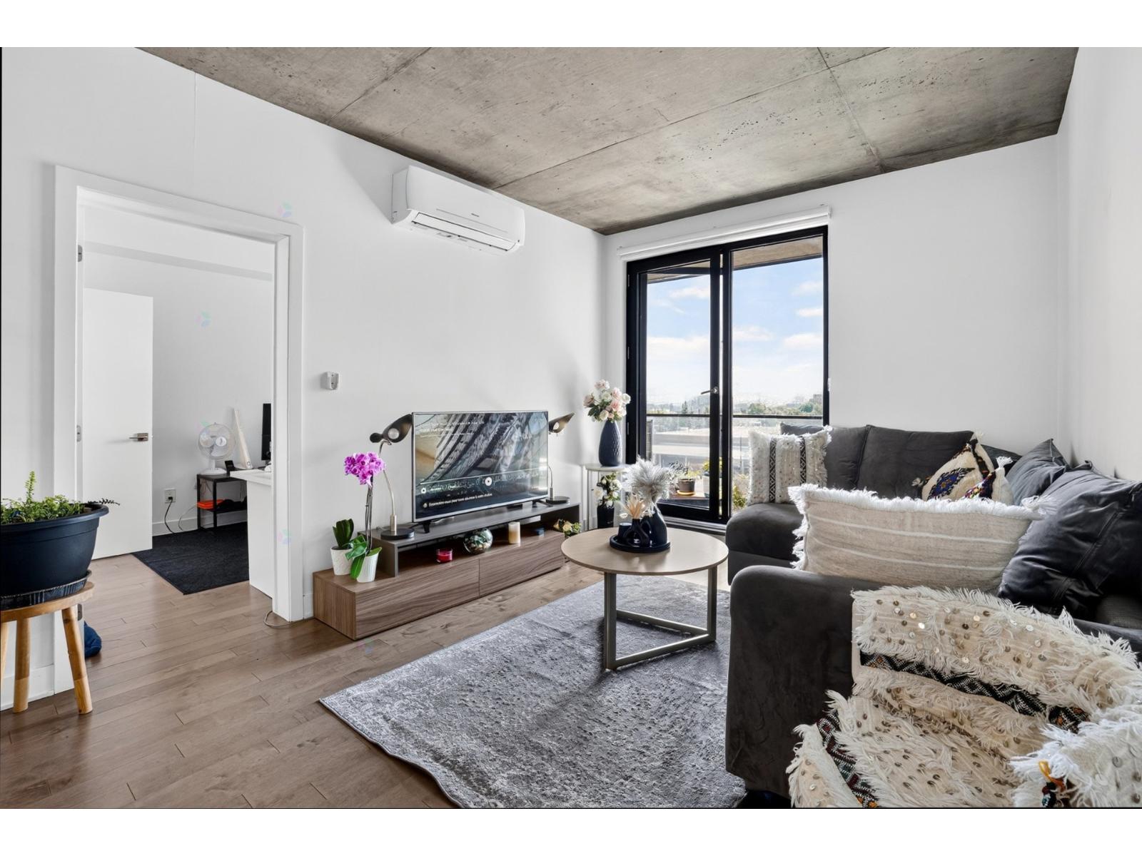 3043 Rue Sherbrooke E.