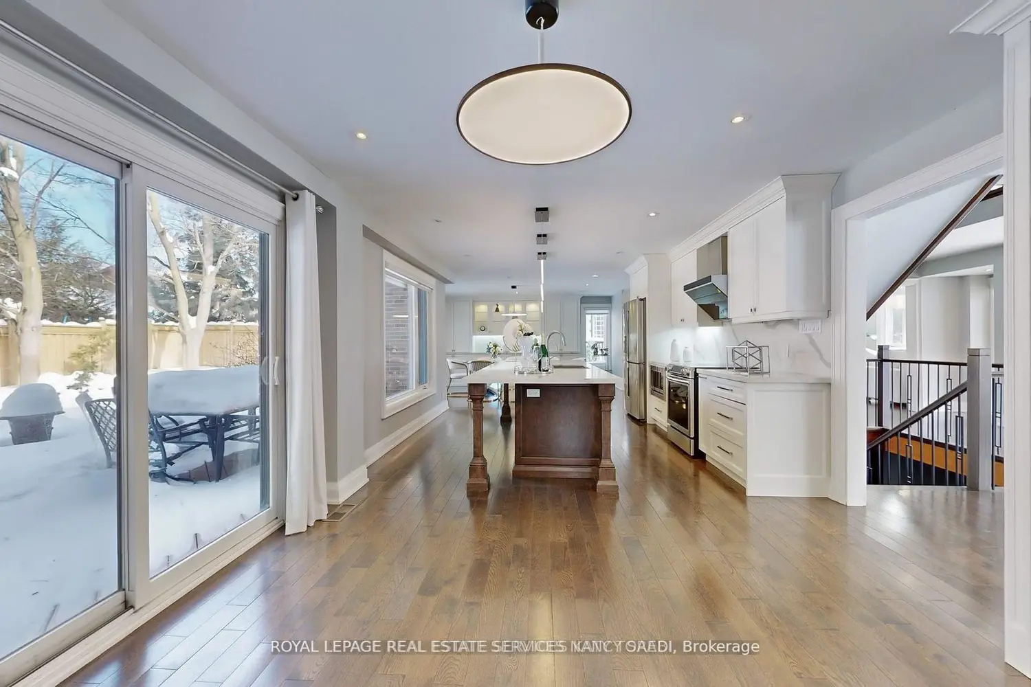 136 Denlow Boulevard photo 3