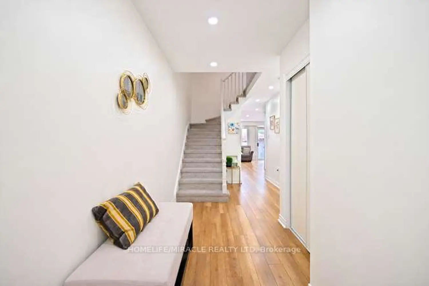 200 Cresthaven Road 59 photo 3