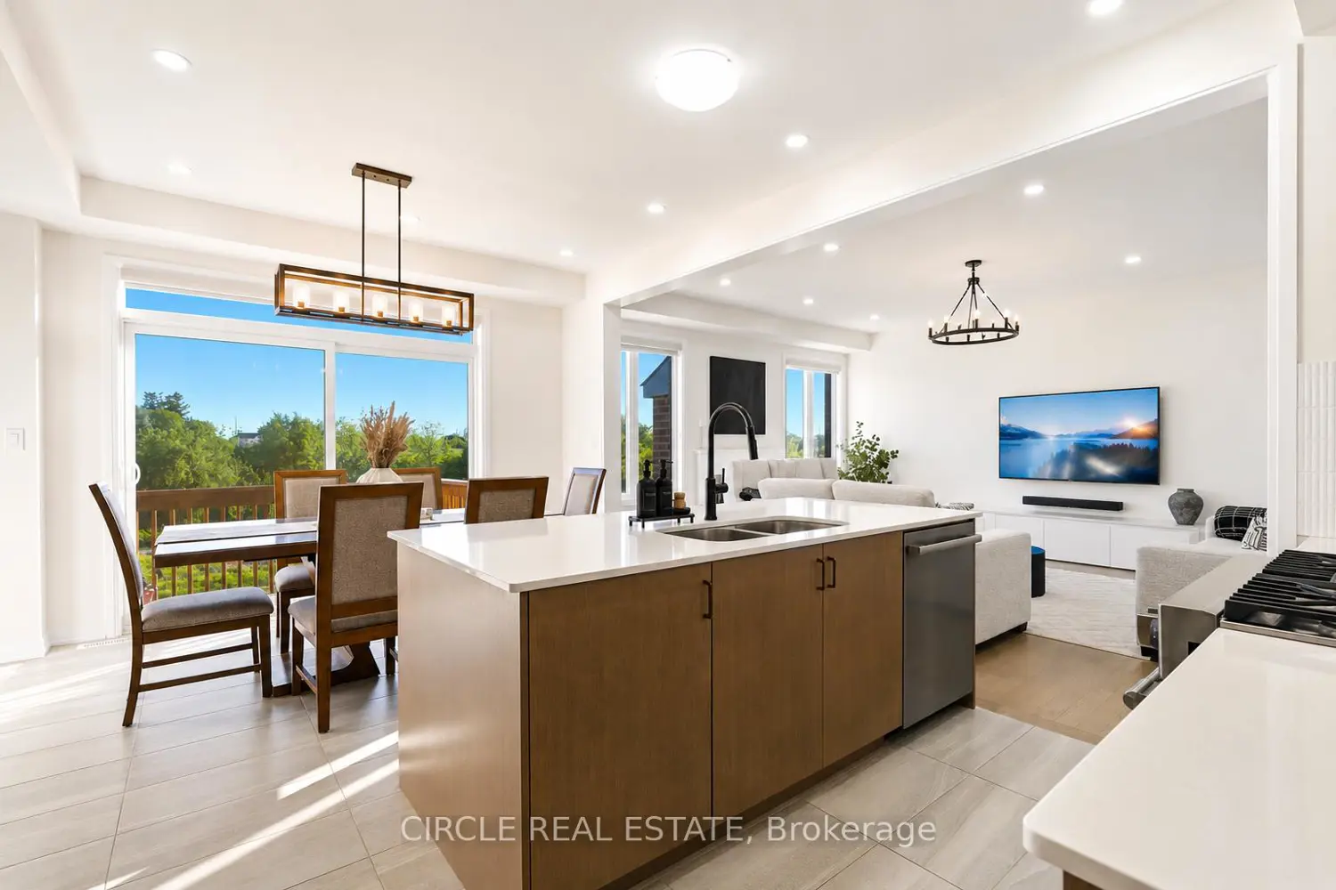 56 Langridge Way photo 4