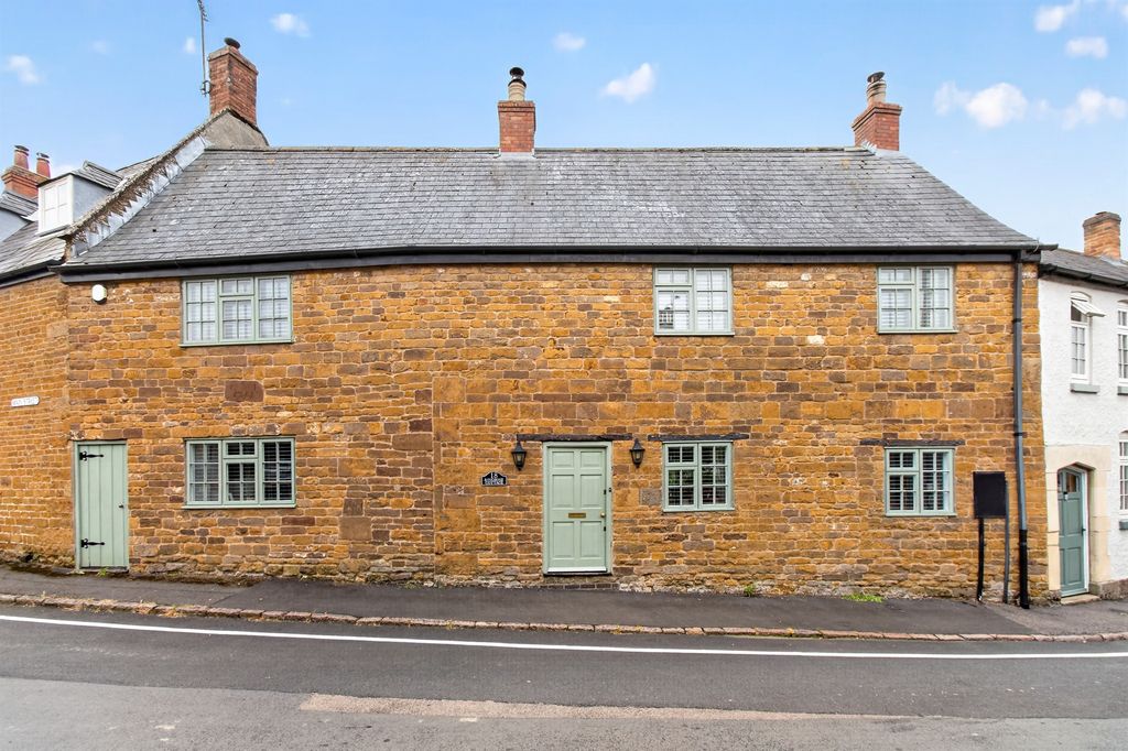 5 bed terraced house for saleMain Street, Belton In Rutland, Oakham LE15