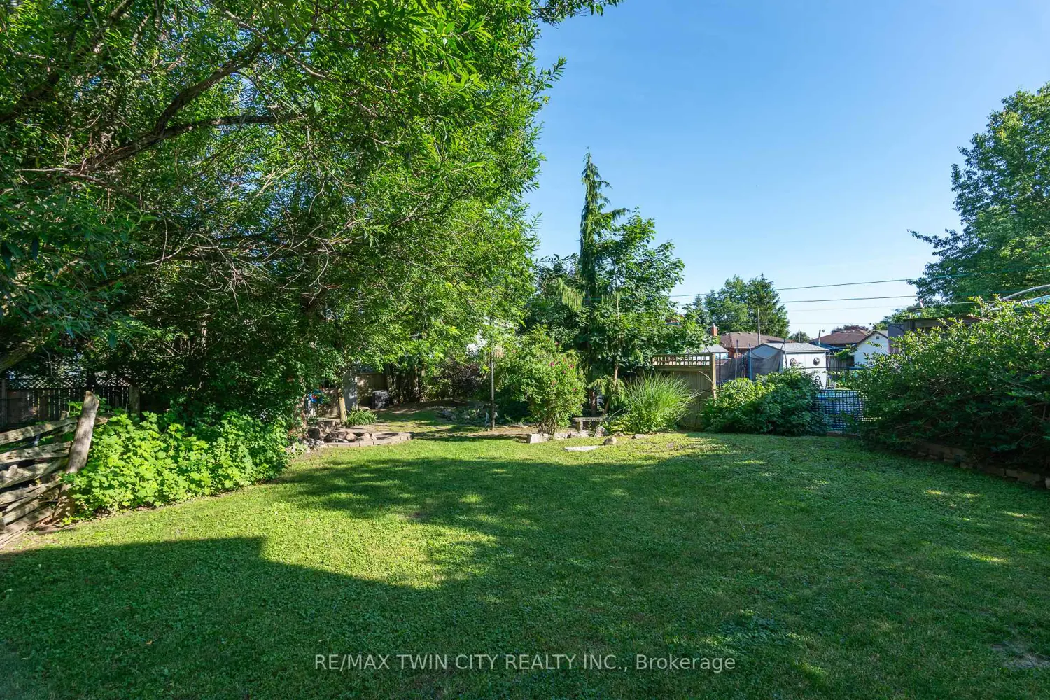 162 Parkside Drive photo 3