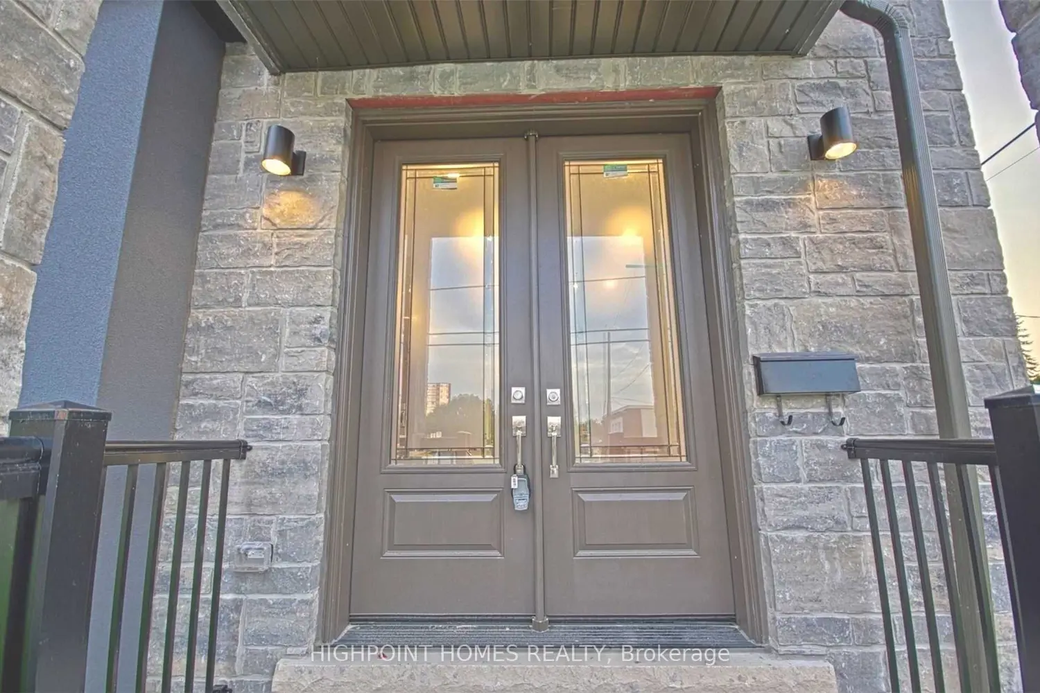 452 Midland Avenue photo 2