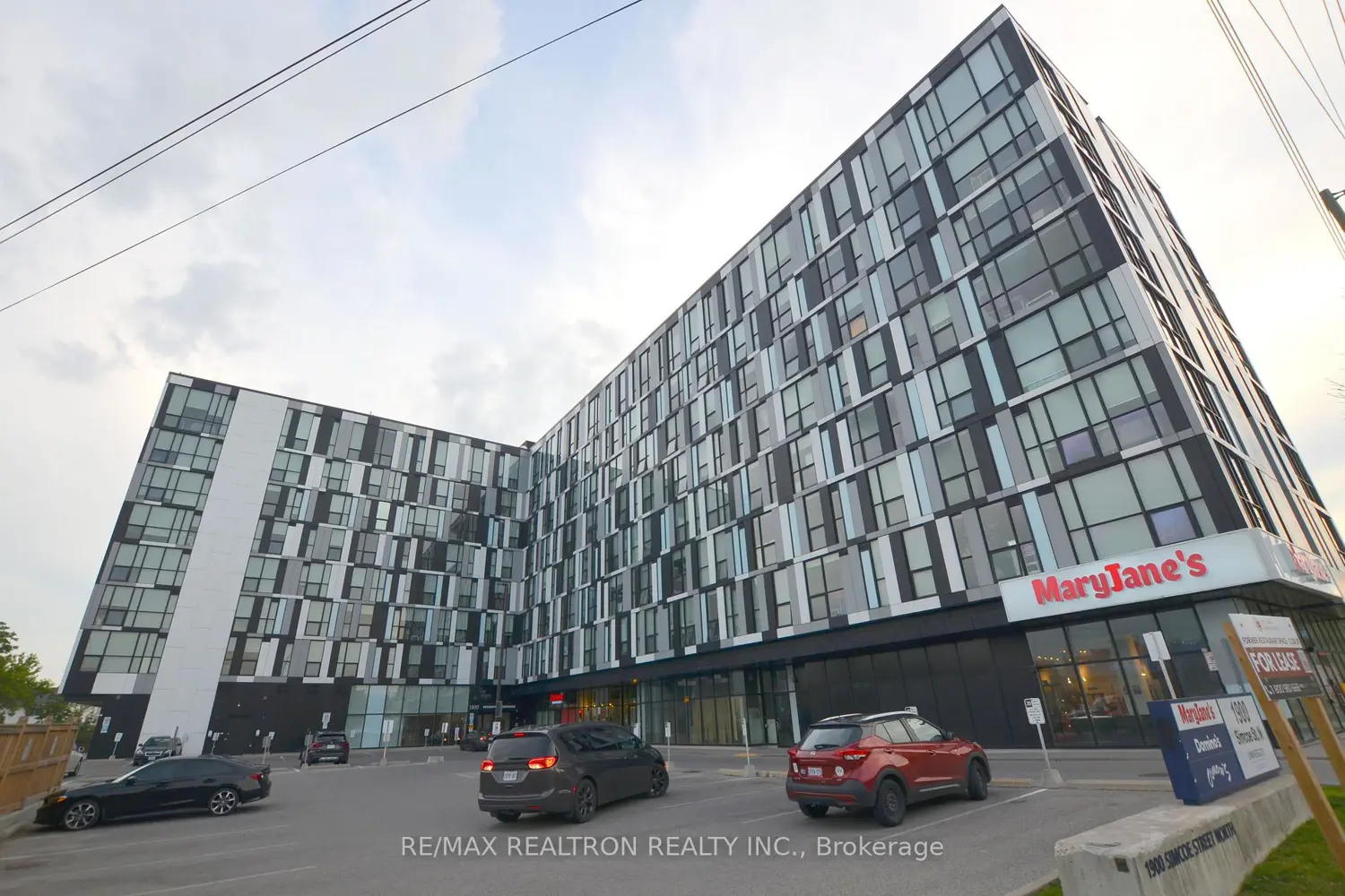 1900 Simcoe Street 716