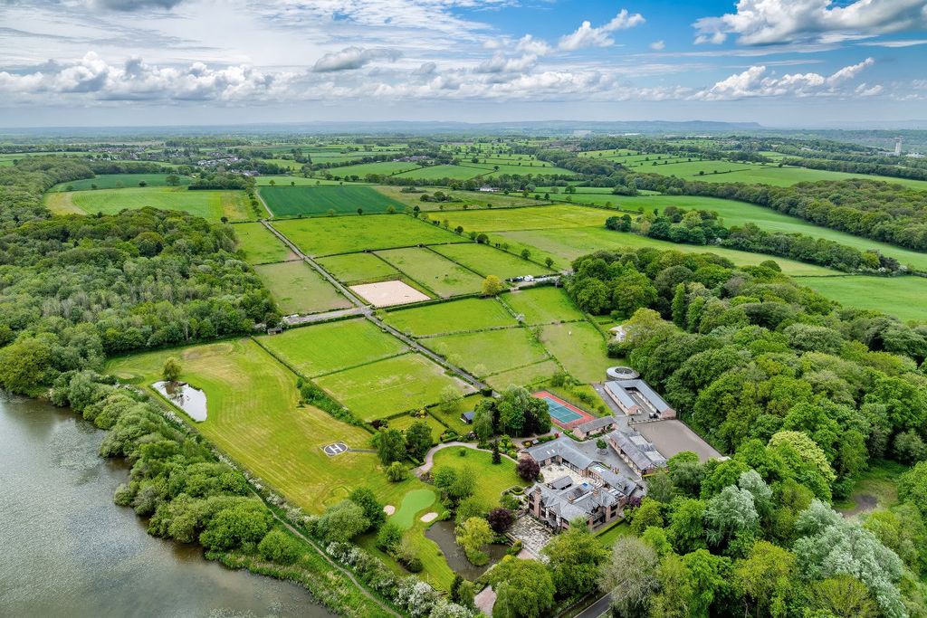 7 bed equestrian for salePark Lane, Higher Walton, Warrington, Cheshire WA4