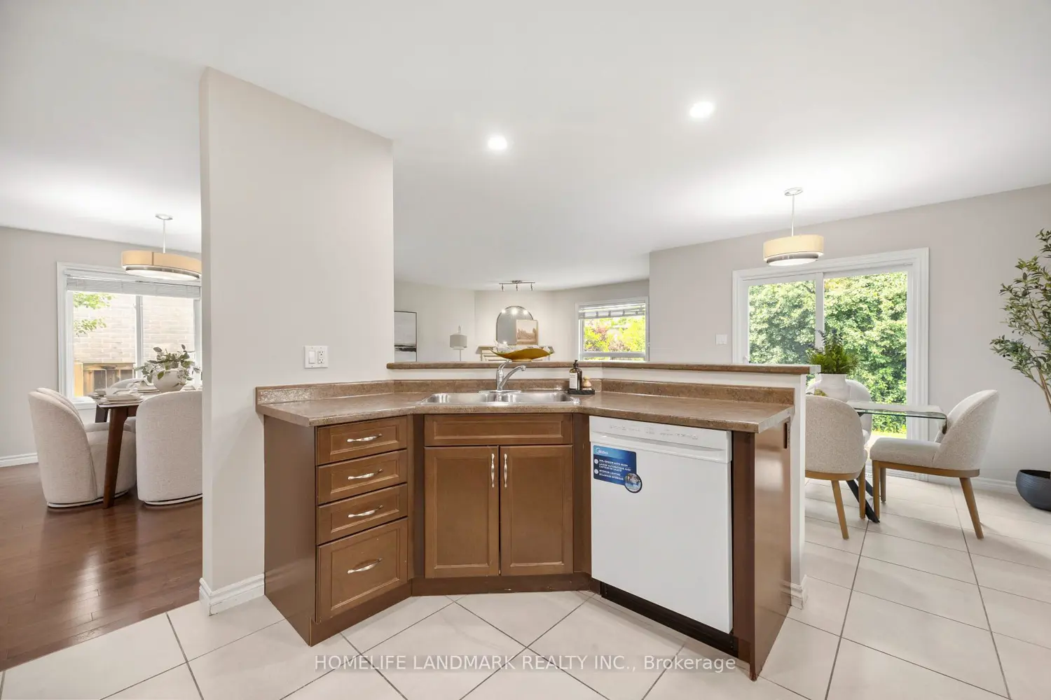 1166 Smither Road photo 5