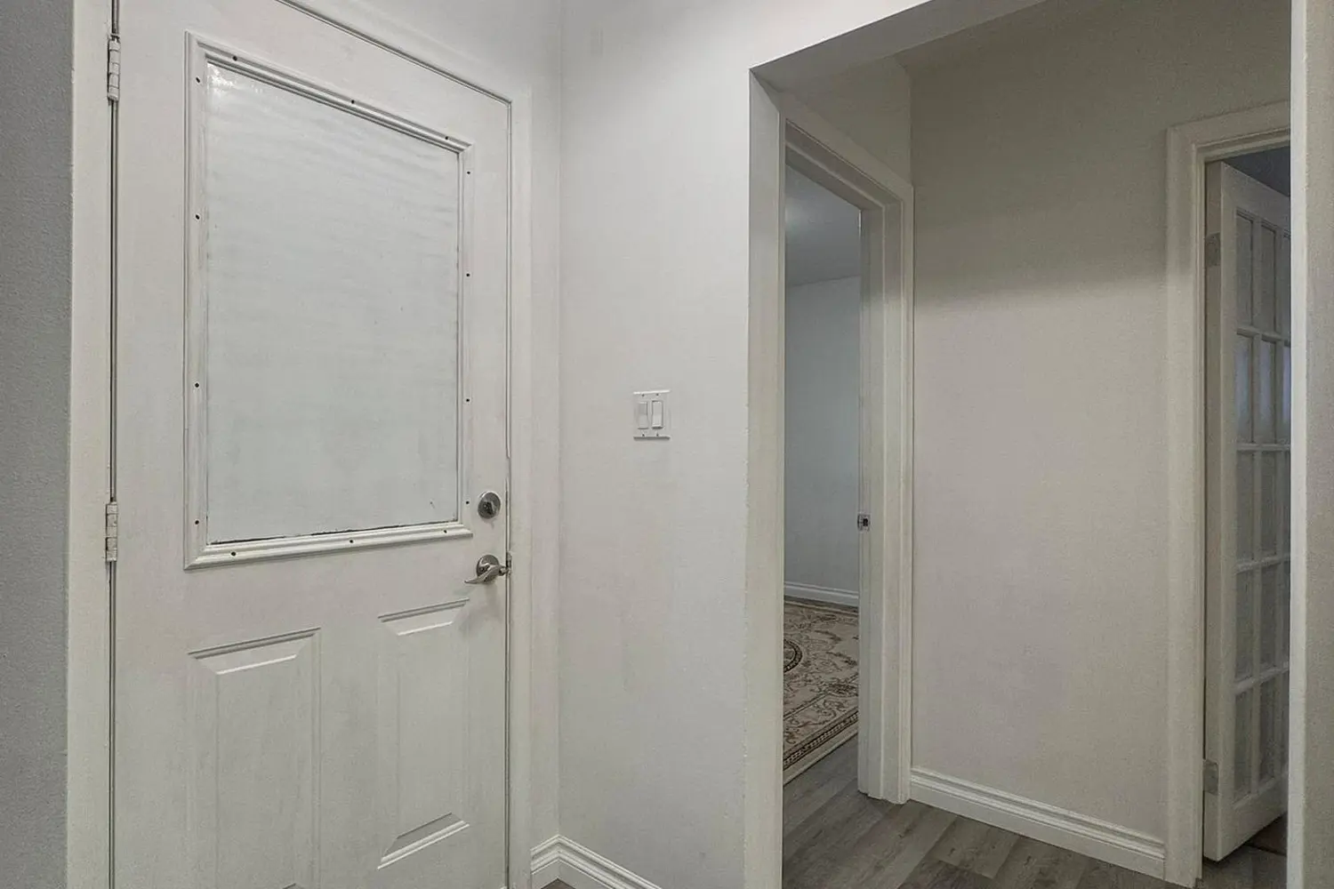 1039 Willowdale Avenue photo 3