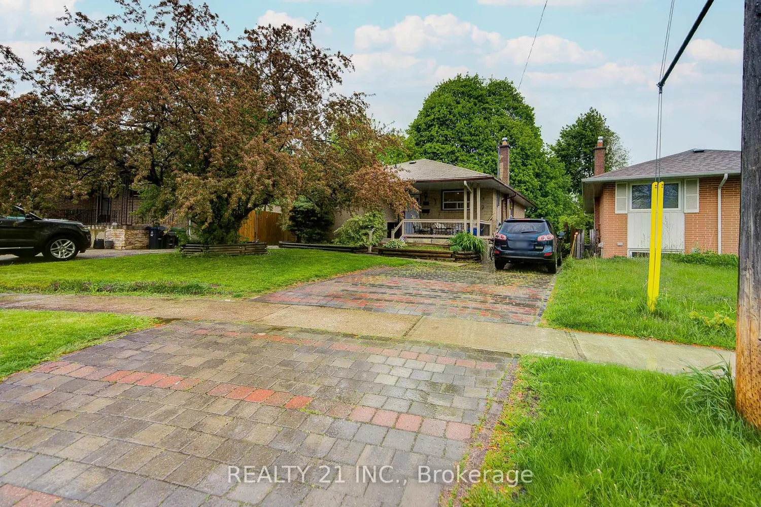 44 Sundance Crescent