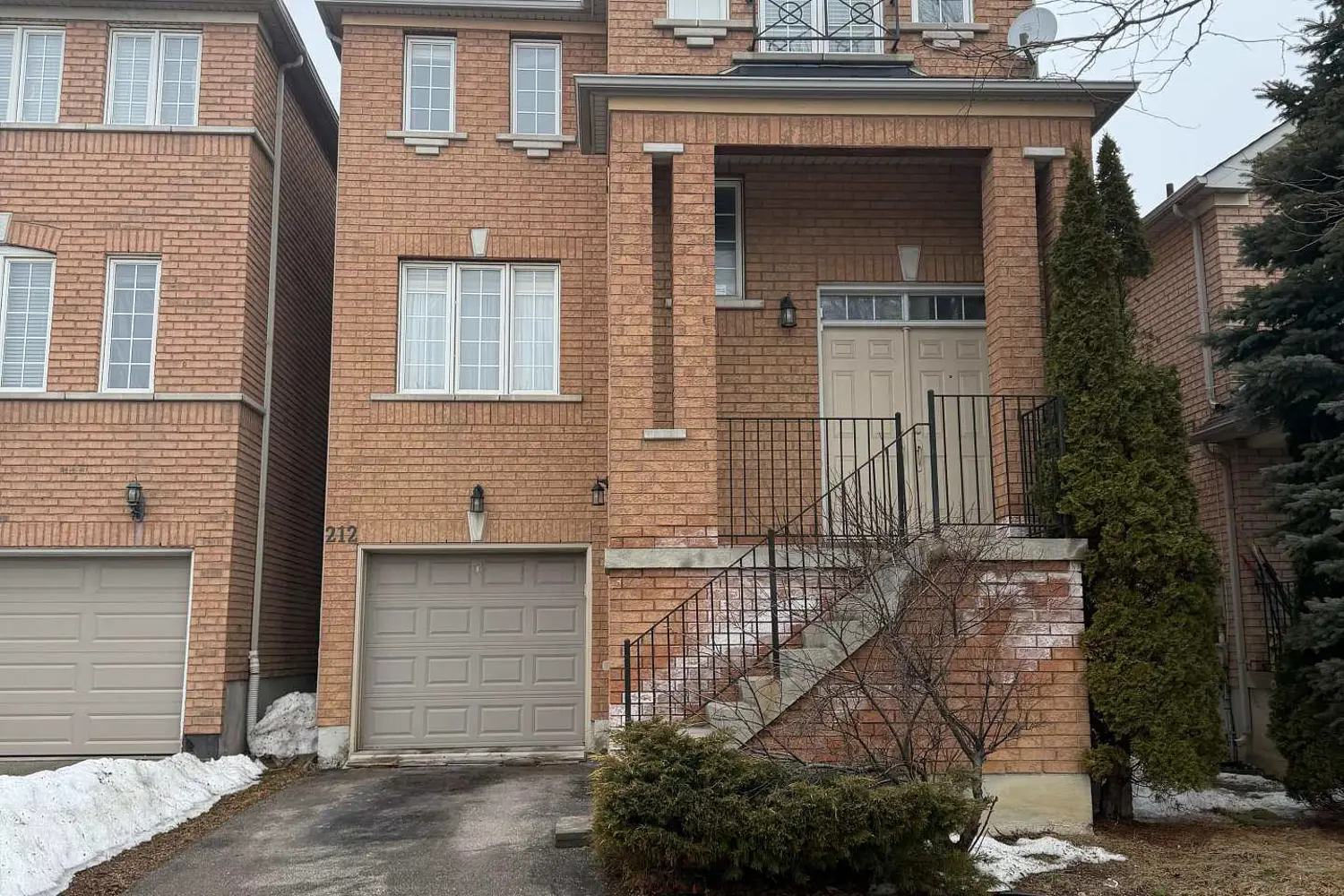212 Yellowood Circle