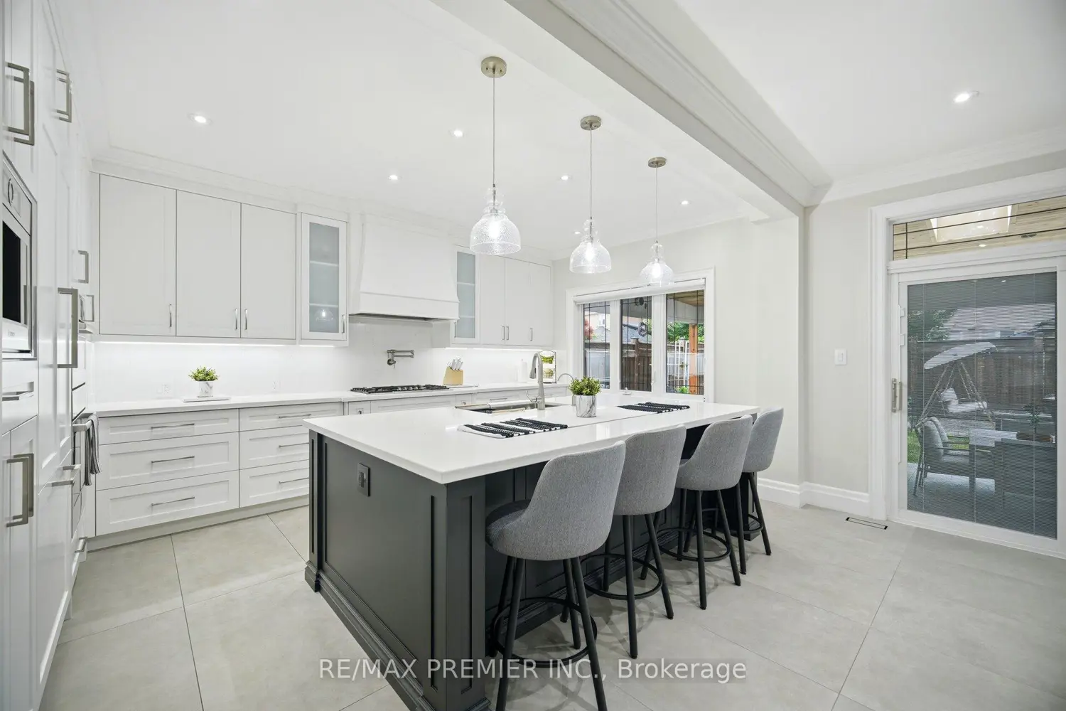 25 Andrew Hill Drive photo 2