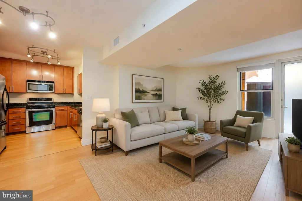 915 E Street NW Unit 317, Washington, DC 20004 photo 2