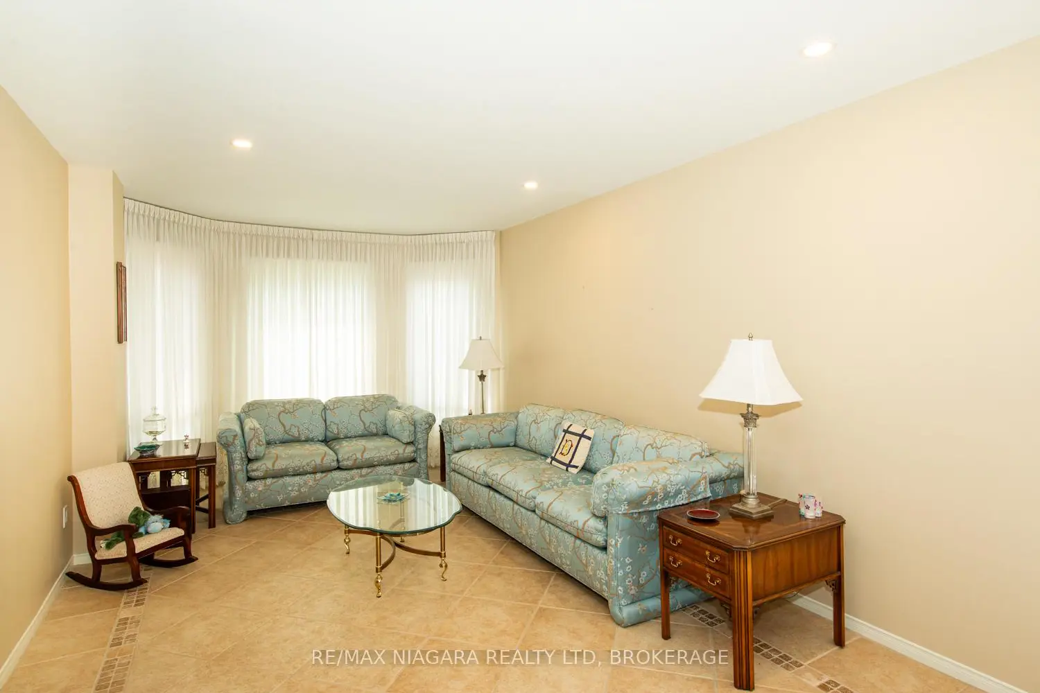 120 Janesville Road photo 3