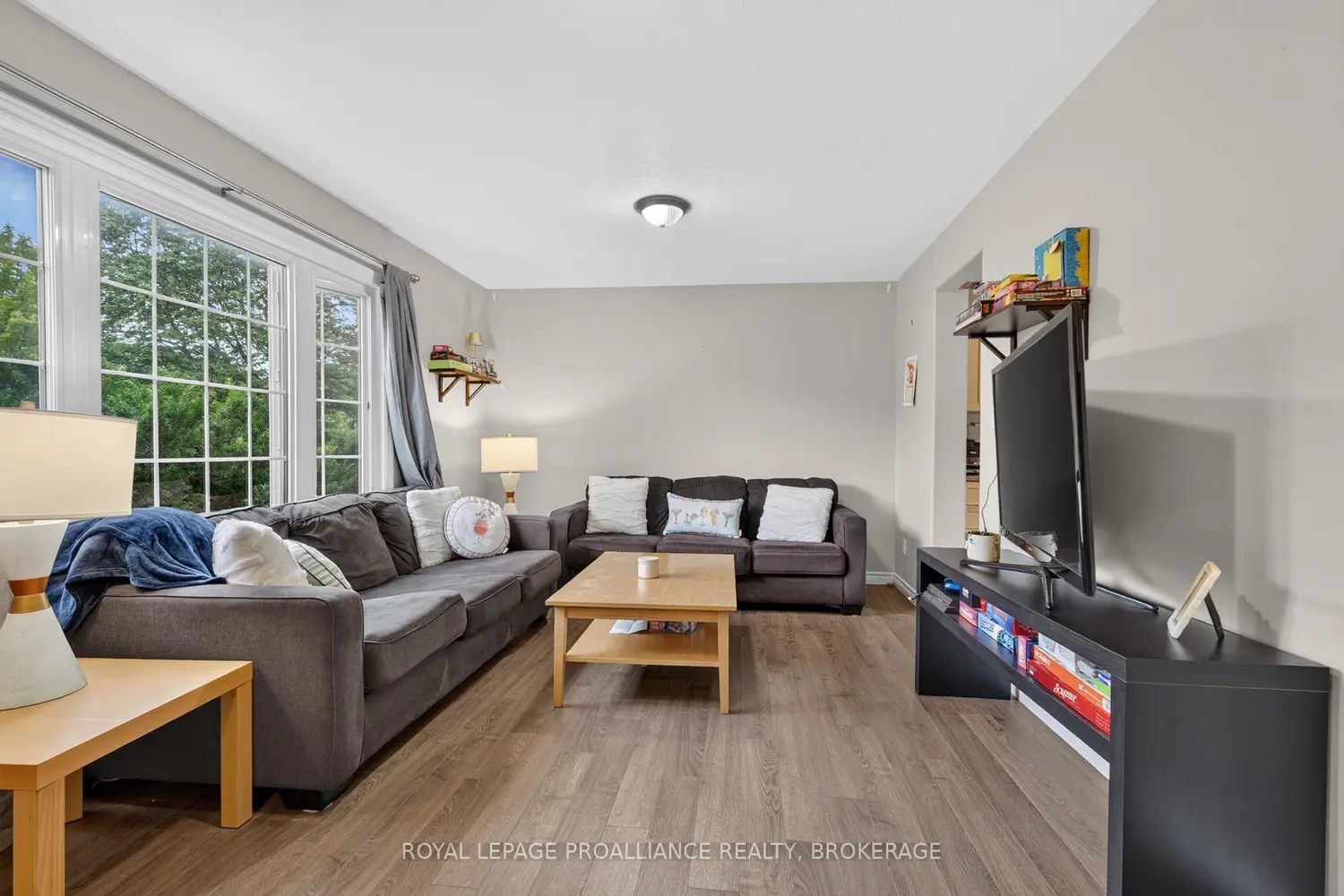 251 Yonge Street photo 5