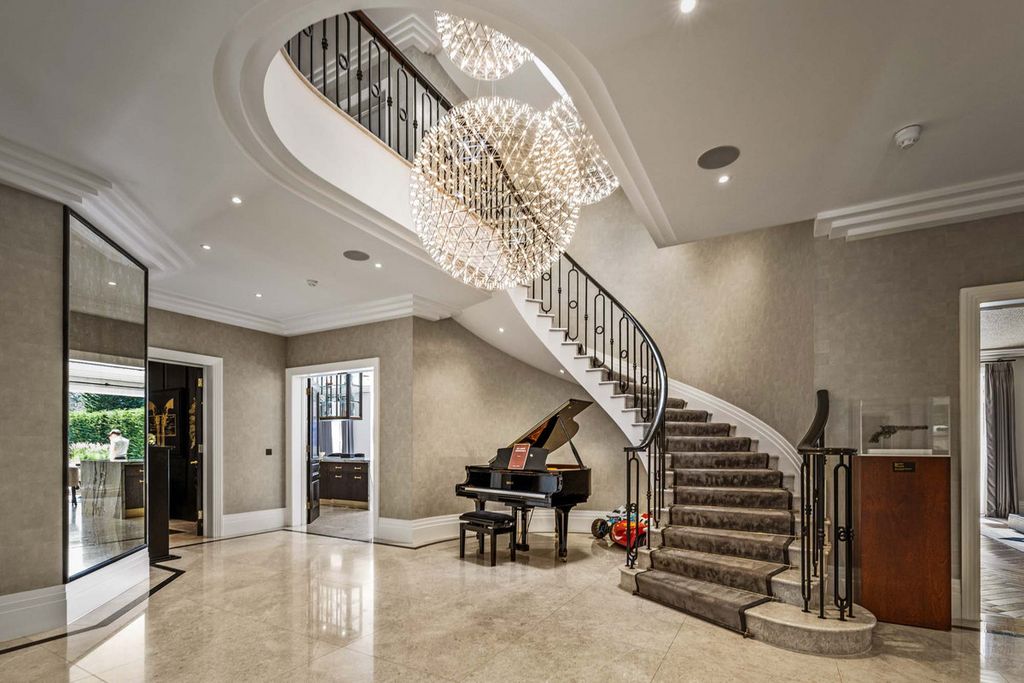 8 bed detached house for saleAbbots Drive, Virginia Water GU25