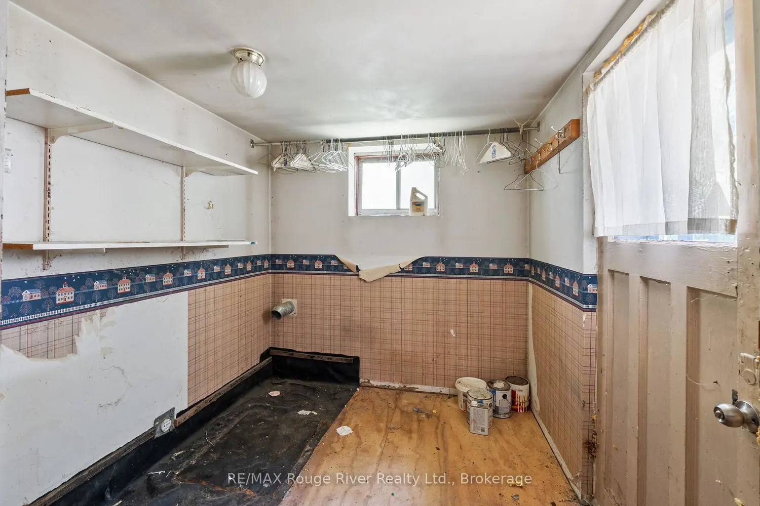 7725 Mill Street photo 5