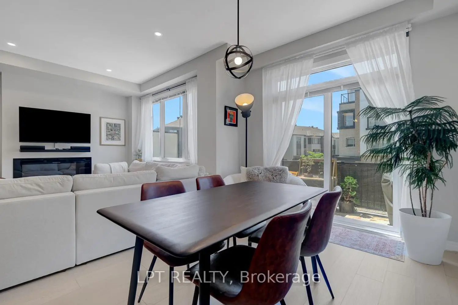 815 Kiniw Private photo 4