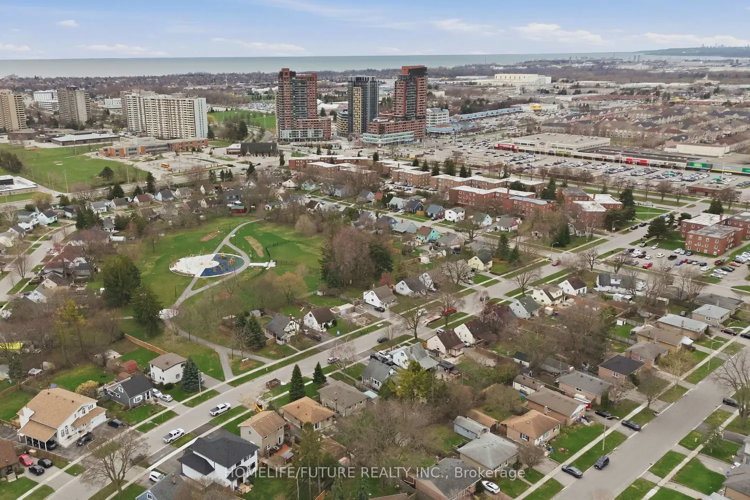 102 Kings Crescent photo 4