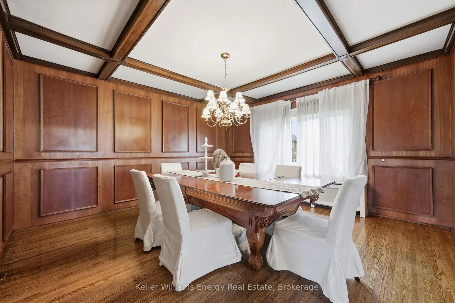 452 Simcoe Street photo 5