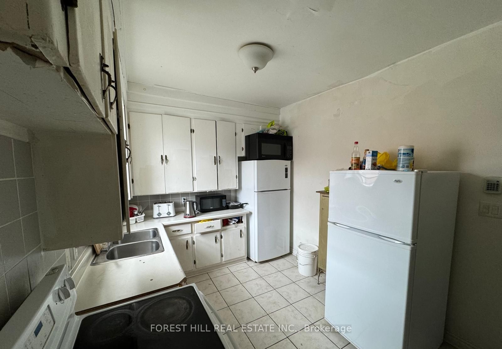 Room 1 Secon-745 Barton Street E, Hamilton, ON, L8L 3A9