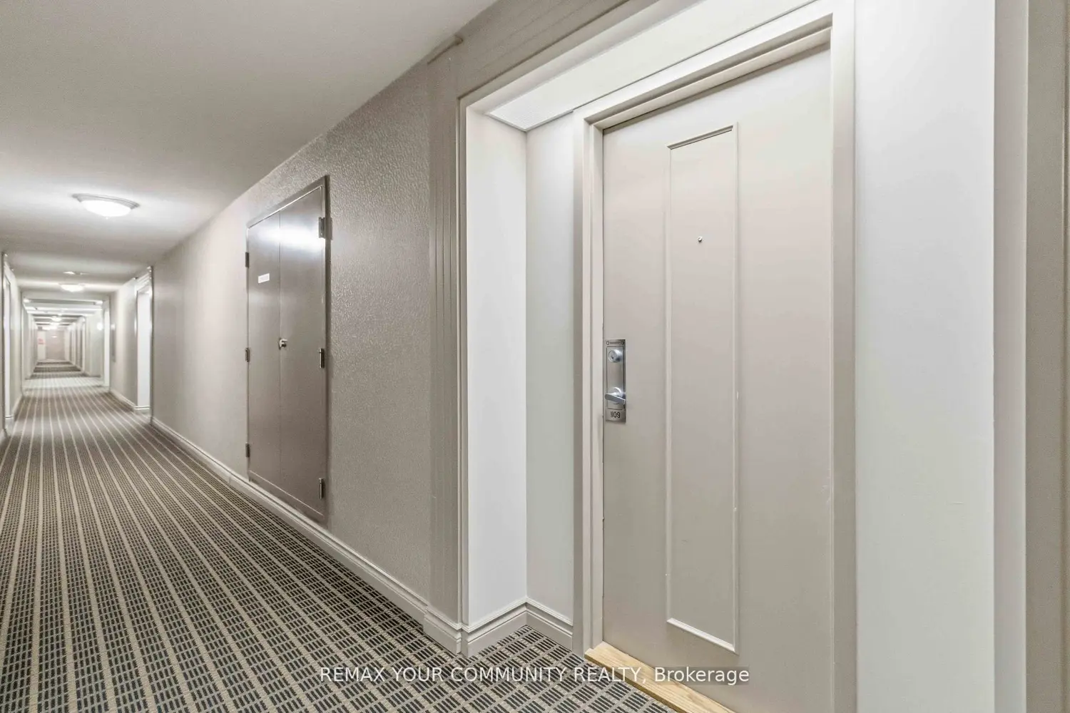 135 Hillcrest Avenue 1109 photo 2