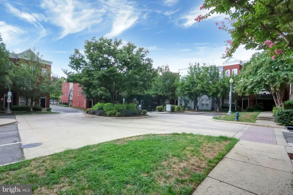 2133 12th Place NW, Washington, DC 20009