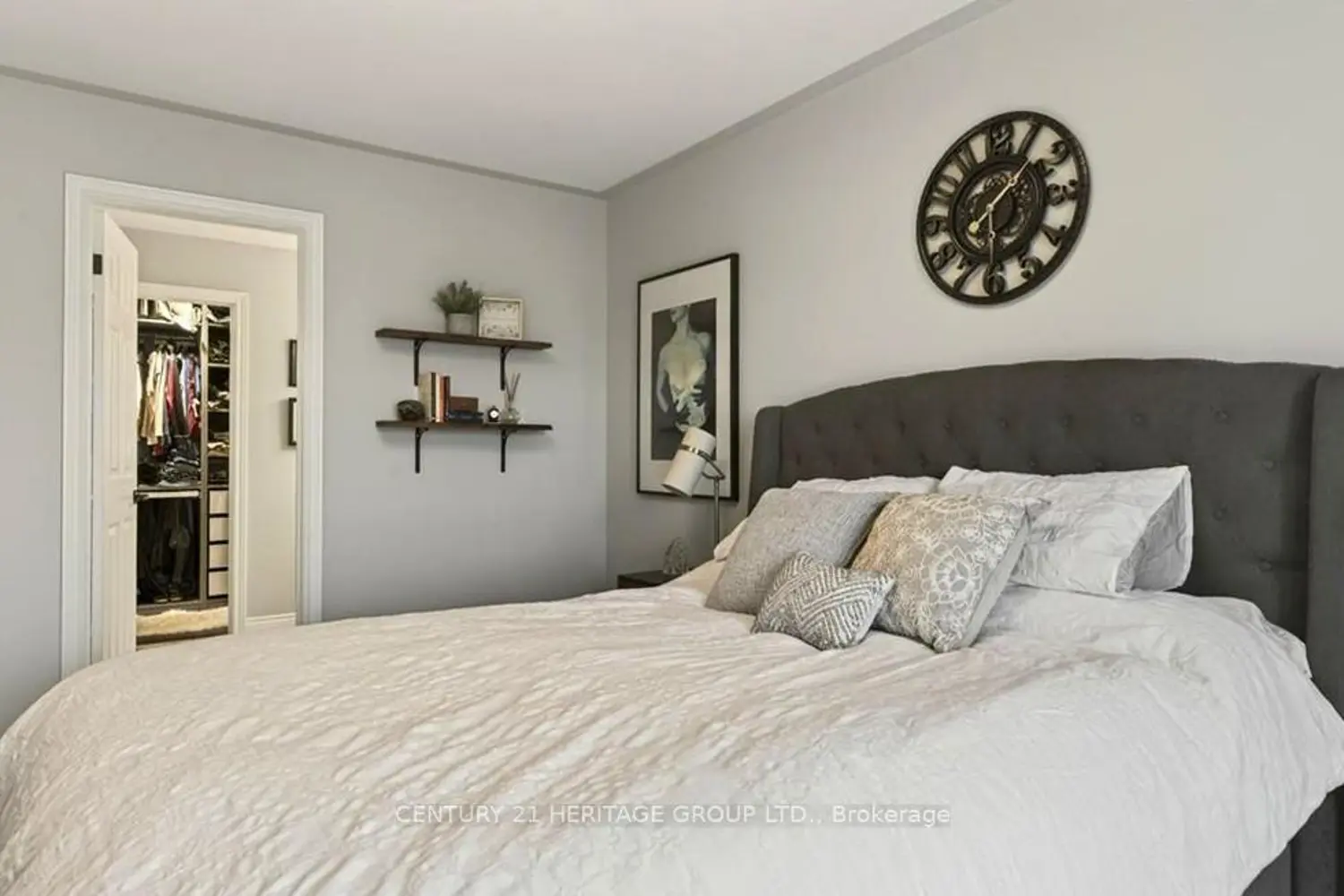 67 Macneil Court photo 4