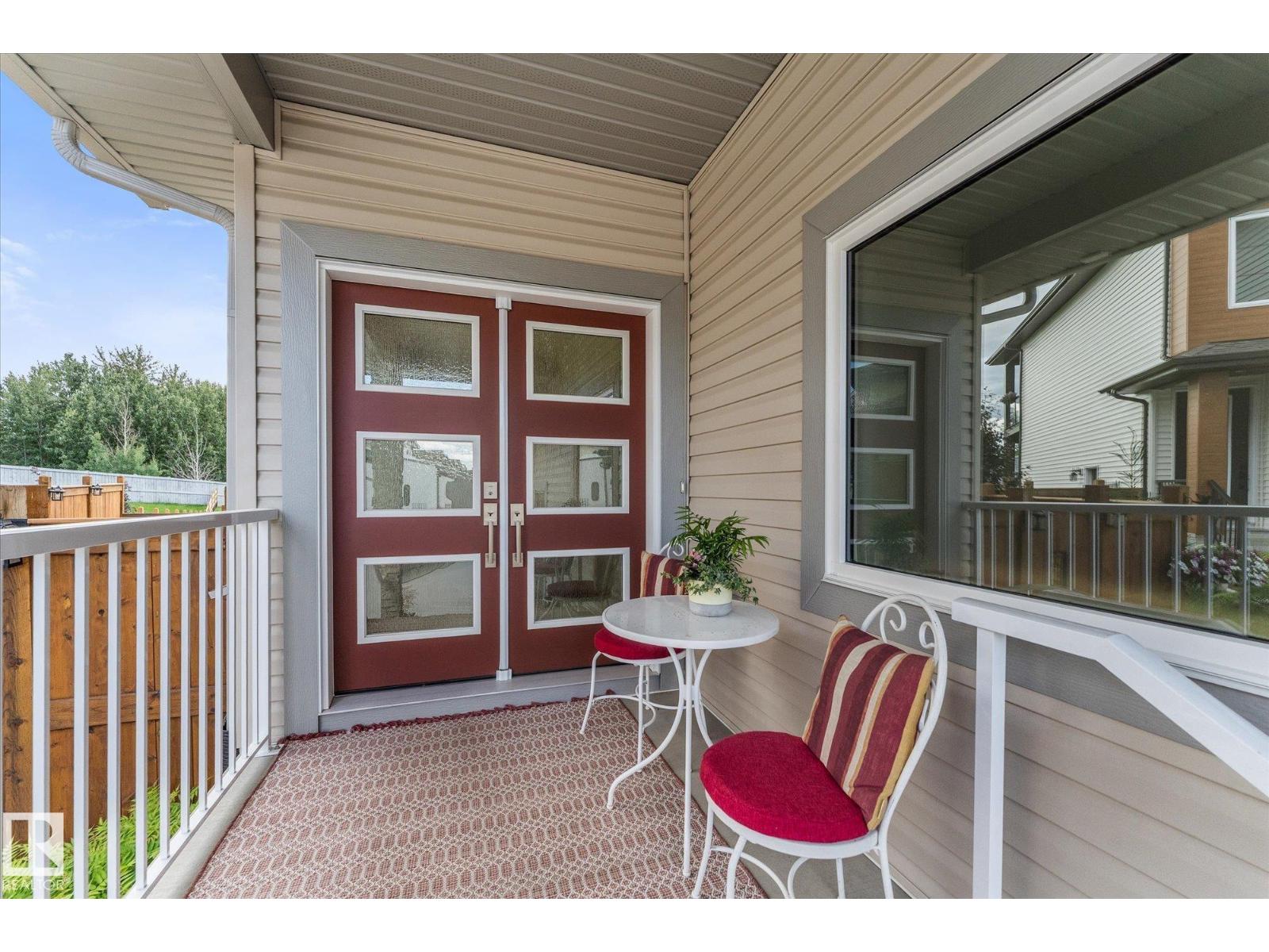 283 Silverstone Crescent, Stony Plain, AB, T7Z0E8 photo 2